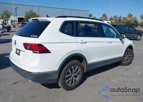 2020 Volkswagen Tiguan 2.0T Se/2.0T Se R-Line Black/2.0T Sel z USA, uszkodzony, nr VIN 3VV3B7AX8LM120160
